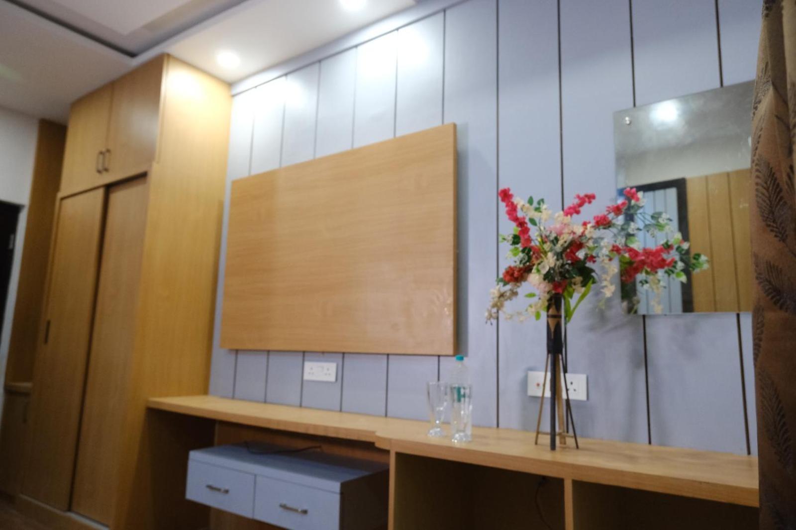 Hotel Golden Continental Deoghar Exterior foto